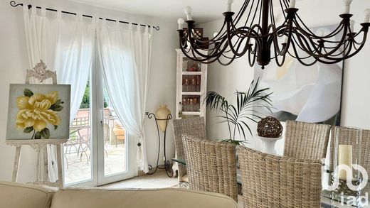 Villa in La Londe-les-Maures, Var