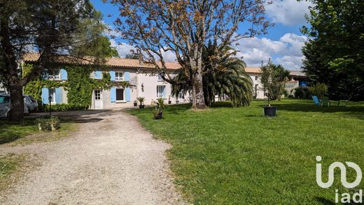 Villa in Saint-Sulpice-de-Royan, Charente-Maritime