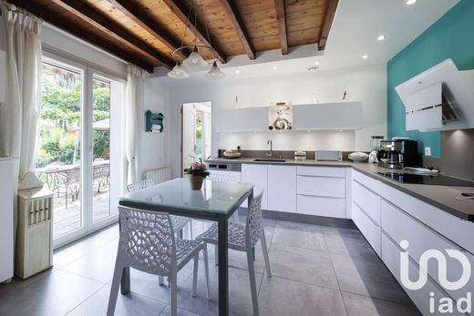 Villa in Craponne, Rhône