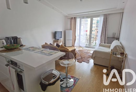 Apartment in La Muette, Auteuil, Porte Dauphine, Paris