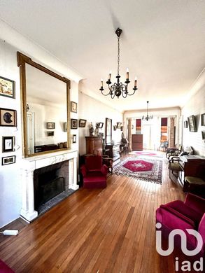 Villa in Bordeaux, Gironde