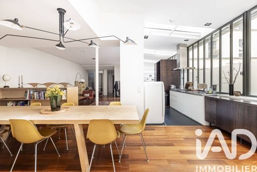 Loft in Canal Saint Martin, Château d’Eau, Porte Saint-Denis, Paris