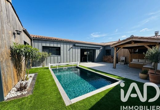 Villa en Dompierre-sur-Mer, Charenta Marítima
