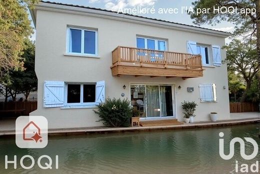 Villa in Lège-Cap-Ferret, Gironde