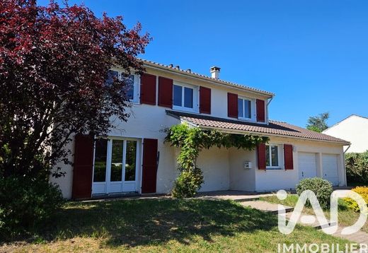 Villa in Montesson, Yvelines