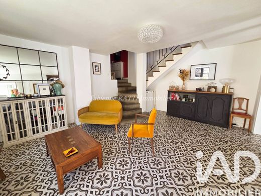 Villa in Carrières-sur-Seine, Yvelines