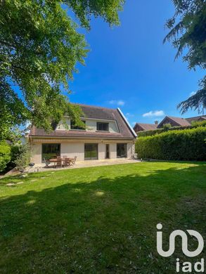 Villa à Louveciennes, Yvelines