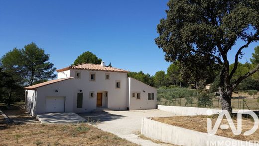 Villa in Lambesc, Bouches-du-Rhône