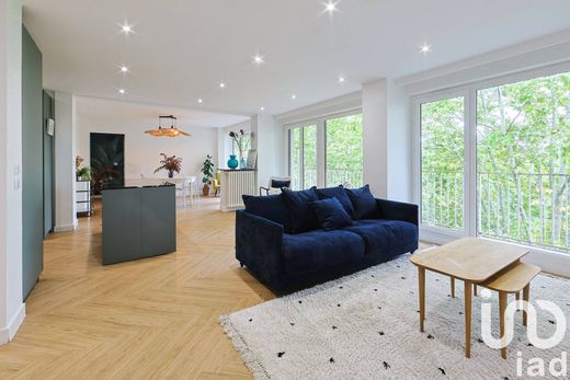 Apartment in Saint-Cloud, Hauts-de-Seine