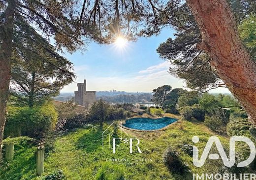 Villa in Villeneuve-lès-Avignon, Gard
