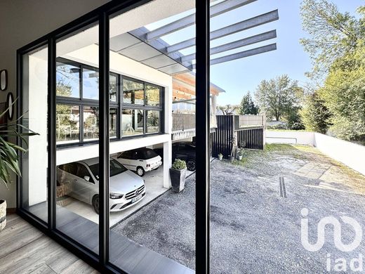 Villa in Lons, Pyrénées-Atlantiques