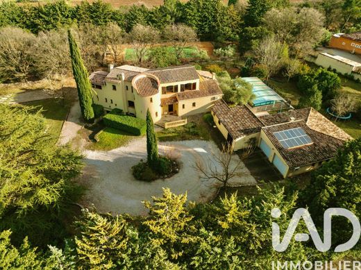 Villa in Saint-Maximin-la-Sainte-Baume, Var