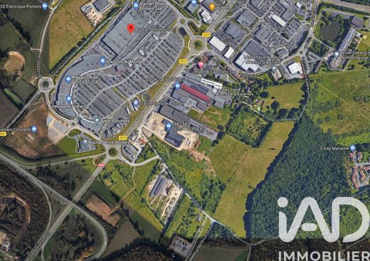 Land in Croutelle, Vienne