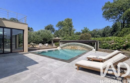 Willa w Cogolin, Var