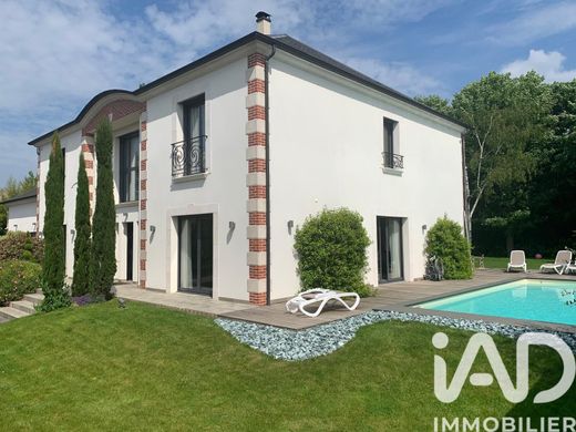 Villa in Le Raincy, Seine-Saint-Denis