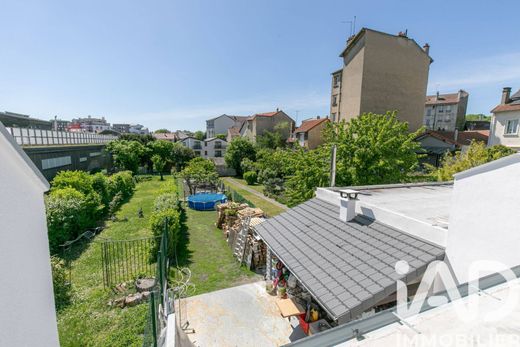 Villa in Rosny-sous-Bois, Seine-Saint-Denis