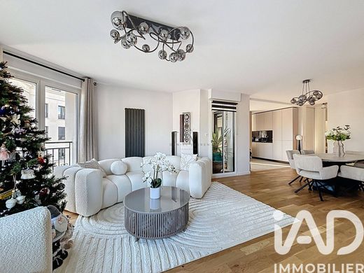 Apartment / Etagenwohnung in Clamart, Hauts-de-Seine