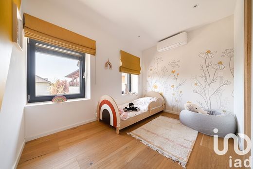 Villa in Pringy, Haute-Savoie