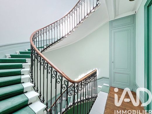 Apartment / Etagenwohnung in Bordeaux, Gironde