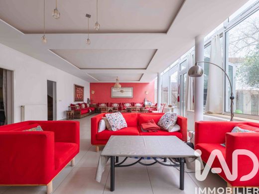 Villa in Colombes, Hauts-de-Seine