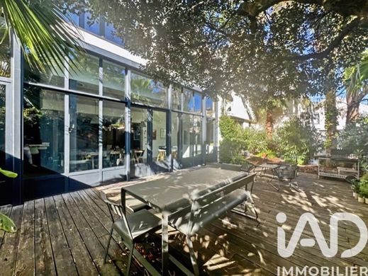 Villa in Bordeaux, Gironde