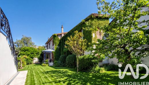 Willa w Colombes, Hauts-de-Seine