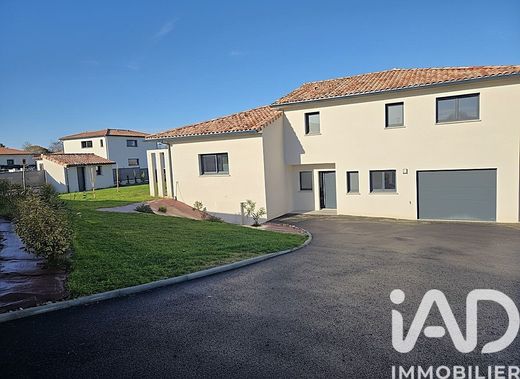 Villa in Rouffiac-Tolosan, Upper Garonne