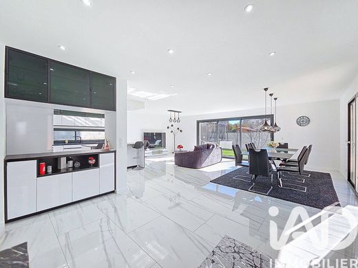 Villa in Versonnex, Ain