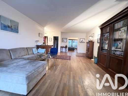 아파트 / Saint-Cloud, Hauts-de-Seine