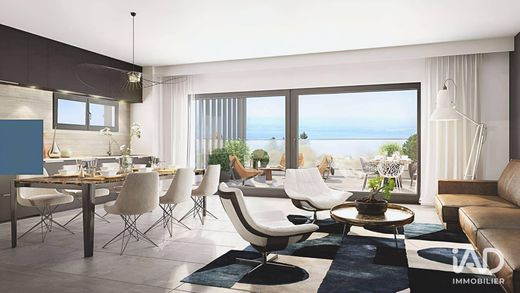 Apartment in Évian-les-Bains, Haute-Savoie