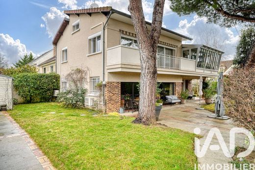 Villa in Taverny, Val d'Oise