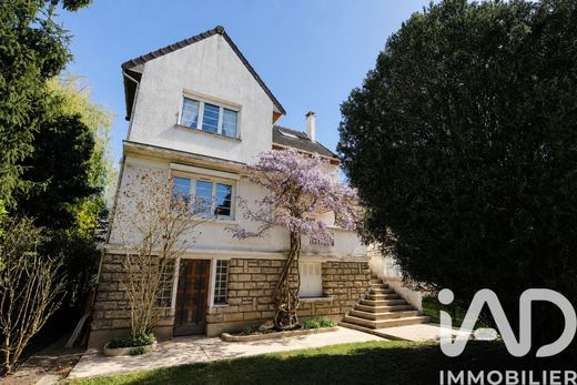 Villa in Bourg-la-Reine, Hauts-de-Seine