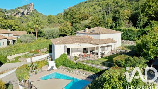 Villa Évenos, Var