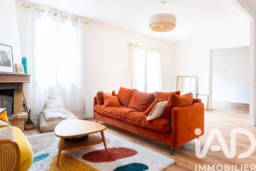 Villa in Colombes, Hauts-de-Seine