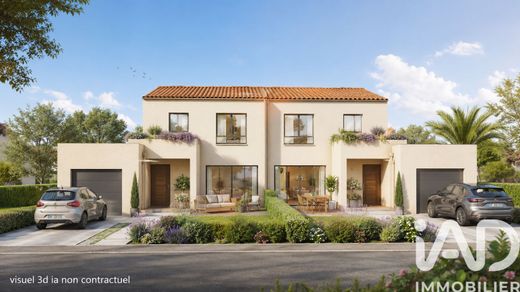 Land in Saint-Maximin-la-Sainte-Baume, Var