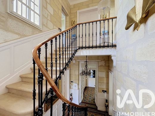 Villa in Bordeaux, Gironde