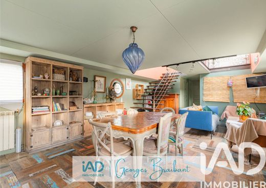 Apartment in Asnières-sur-Seine, Hauts-de-Seine