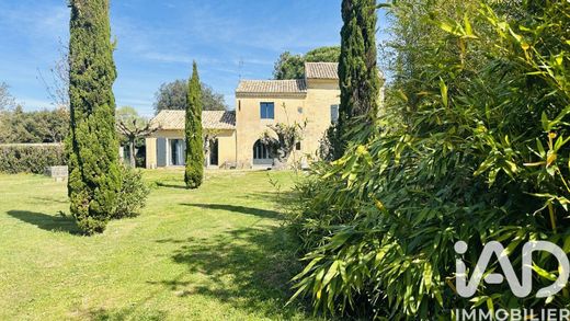 Villa in Saint-Quentin-la-Poterie, Gard