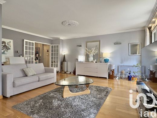 サルペトリエール、ビュット・ オ・ カイユ、クルールバルブ, Parisのアパートメント