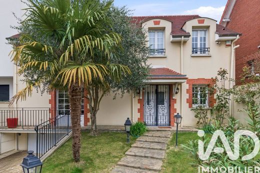 Villa in Champigny-sur-Marne, Val-de-Marne