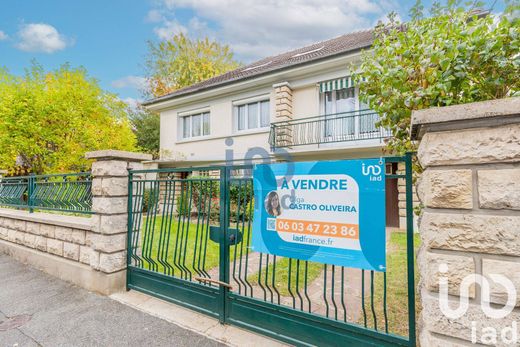 빌라 / L'Haÿ-les-Roses, Val-de-Marne