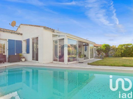 Villa in Sainte-Marie-de-Ré, Charente-Maritime