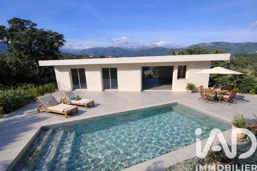 Villa in Sainte-Lucie de Porto-Vecchio, South Corsica