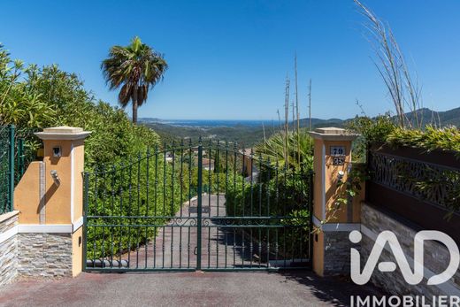 Villa in Les Adrets-de-l'Estérel, Var