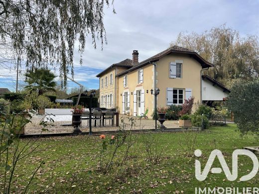 Villa in Mios, Gironde