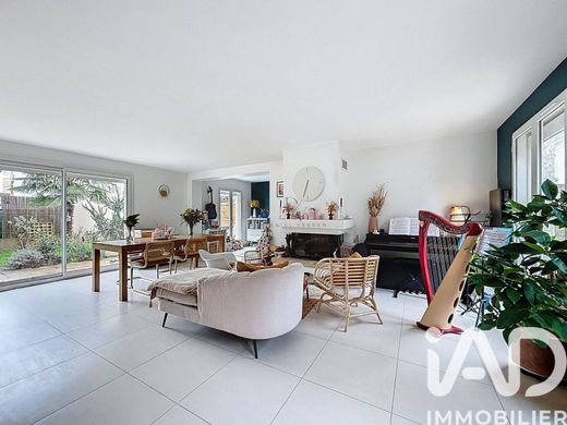 Villa in Clamart, Hauts-de-Seine