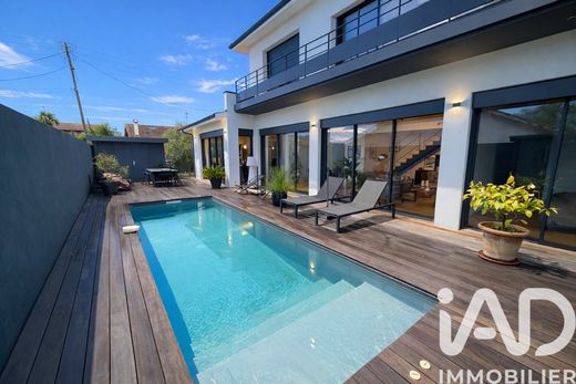 Villa in Mérignac, Gironde