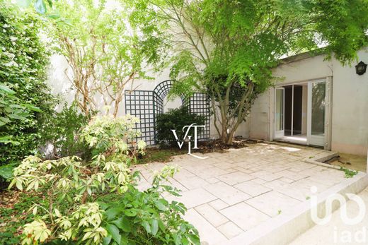 Apartament w Montrouge, Hauts-de-Seine