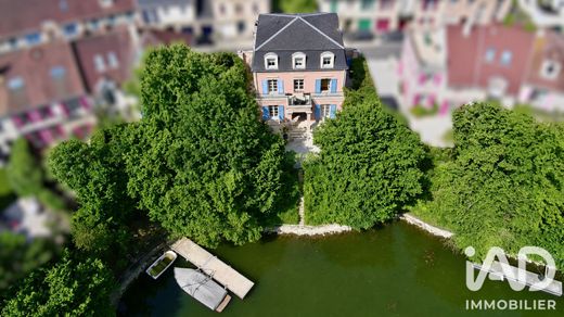 Villa in Cergy, Val d'Oise
