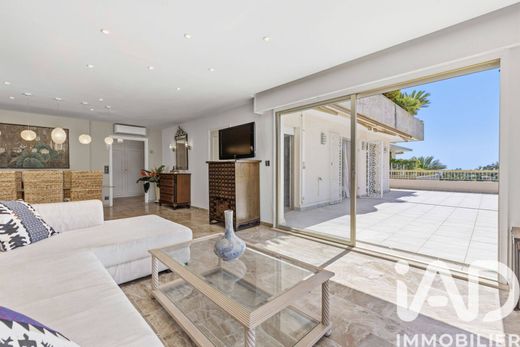 Квартира, Mandelieu-la-Napoule, Alpes-Maritimes